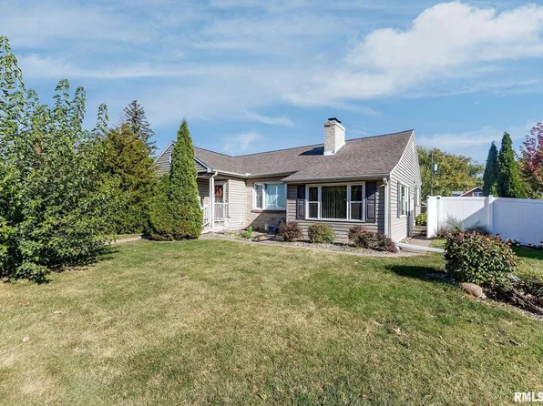 1223 N 3rd St, Clinton, IA 52732