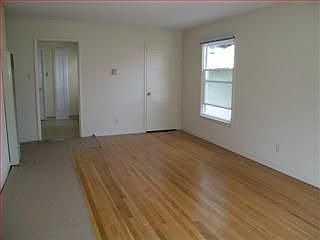 2nd image of 1537 Jasmine St