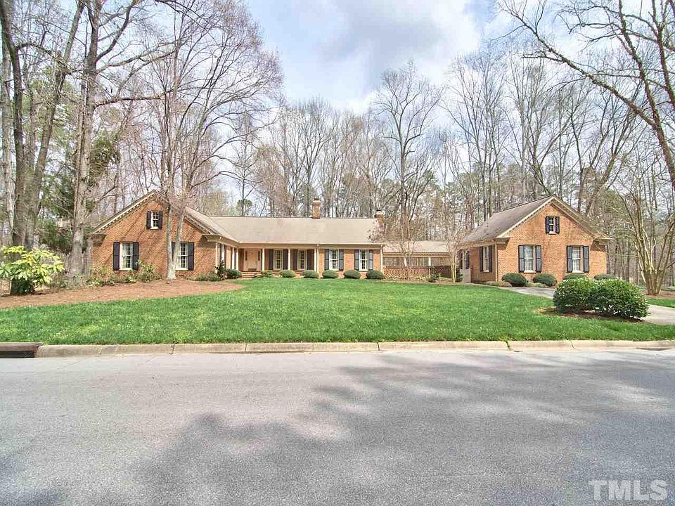 1st image of 3530 Stoneybrook Dr