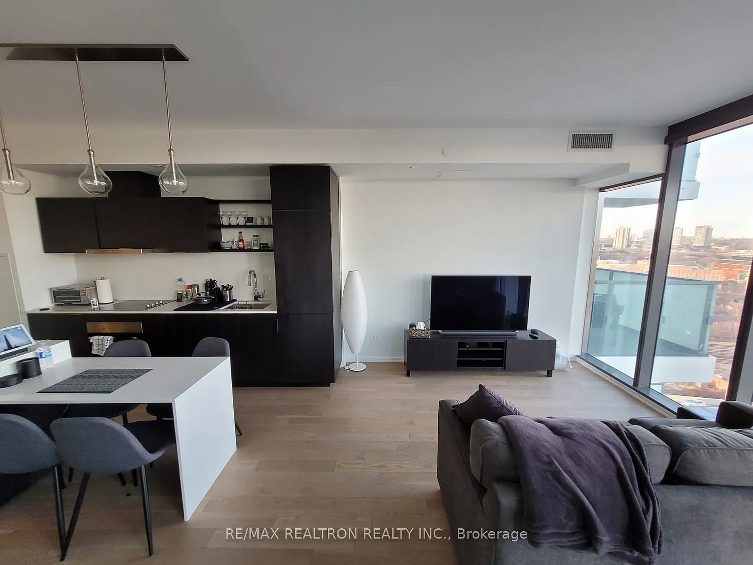 2 bed, $2,700 — Photo 2