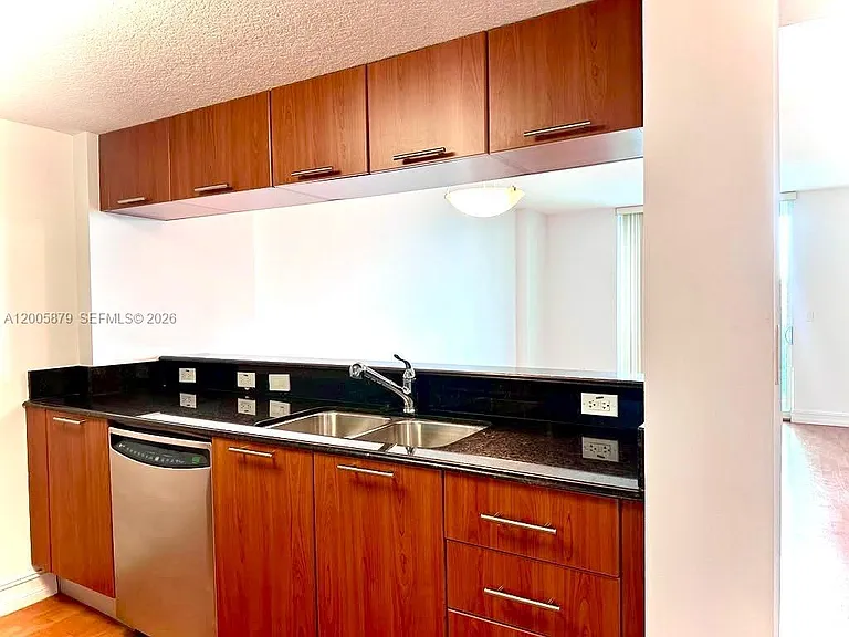 1800 N Bayshore Dr #1506 — Photo 7