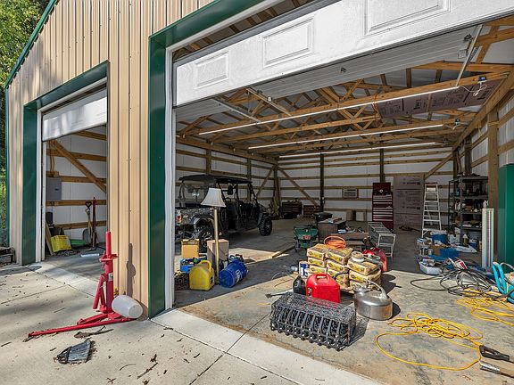 23rd image of 2770 E Sheepneck Rd