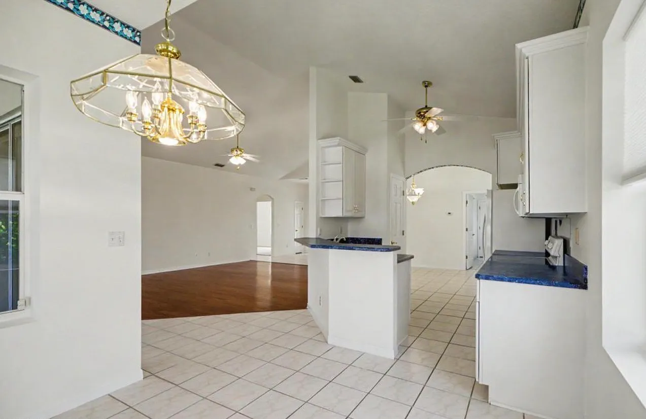 3 bed, 1744 sqft, $2,500 — Photo 4