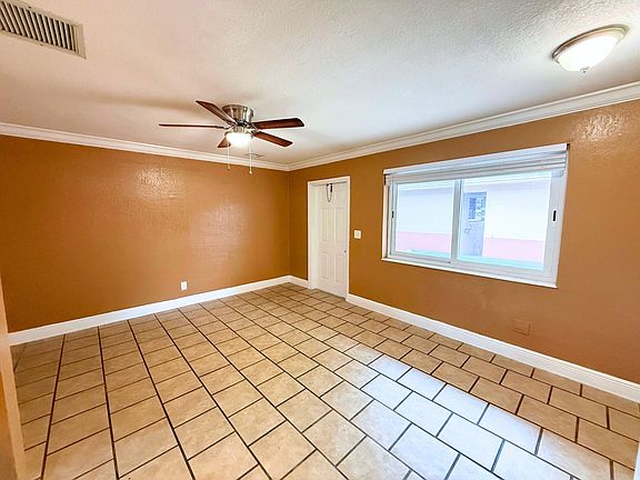 3rd image of 95 NW 39th St APT 4