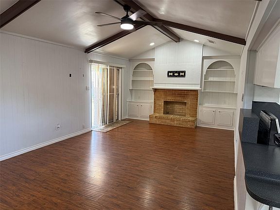 4th image of 1014 Robinson St