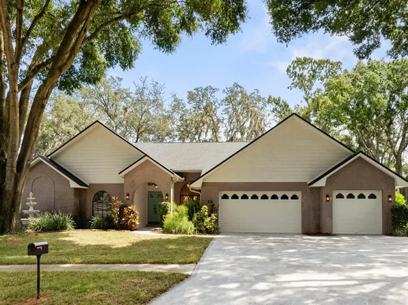 407 Summit Chase Dr, Valrico, FL 33594