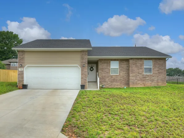 1302 Justin Trail, Neosho, MO 64850