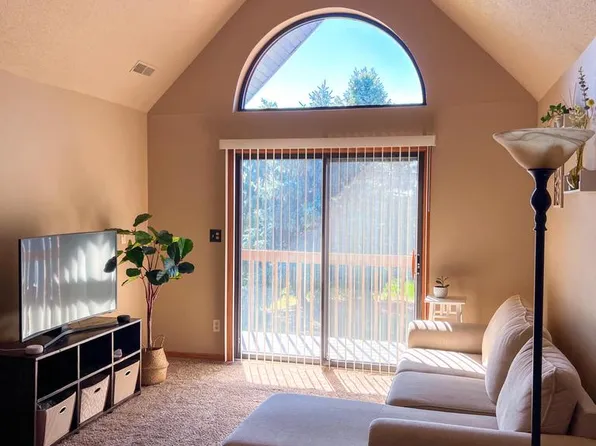 N58W23777 Hastings COURT #24, Sussex, WI 53089