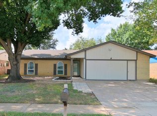 6636 Starnes Rd, Watauga, TX 76148
