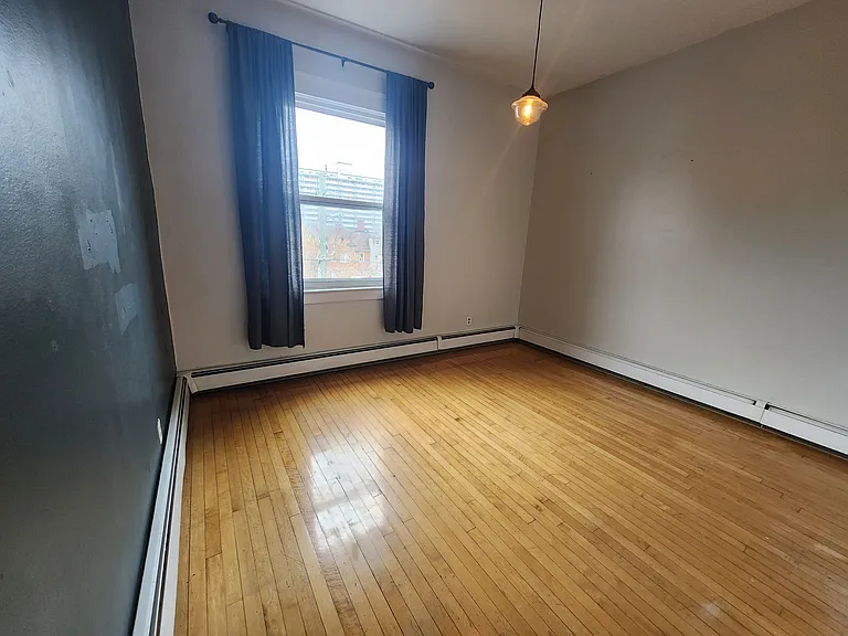 343 Elgin St #A — Photo 6