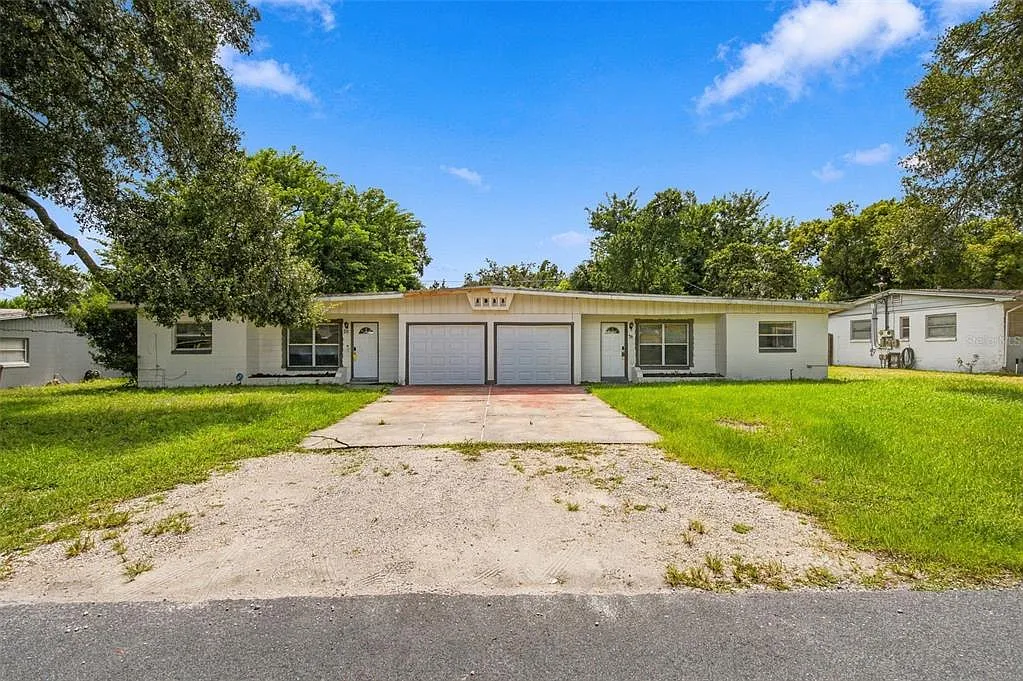 3 bed, 2.0 bath, 1009 sqft, $2,200 — Photo 1