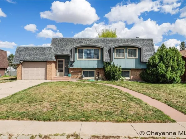 6909 Bomar Dr, Cheyenne, WY 82009
