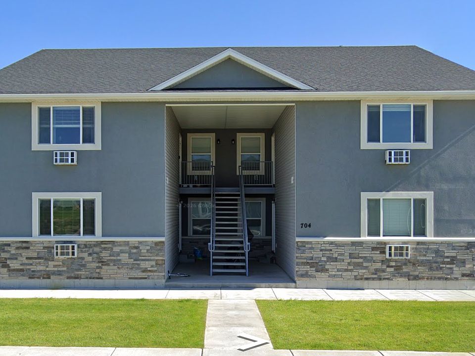 1st image of 704 Caribou St #3