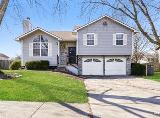 502 Woodson Ln, Greenwood, MO 64034