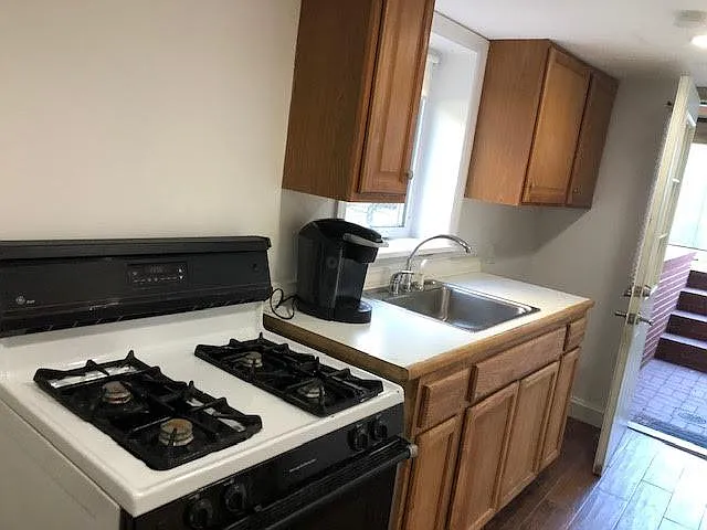 Building Photo - 47 Kinross Pl #1A
