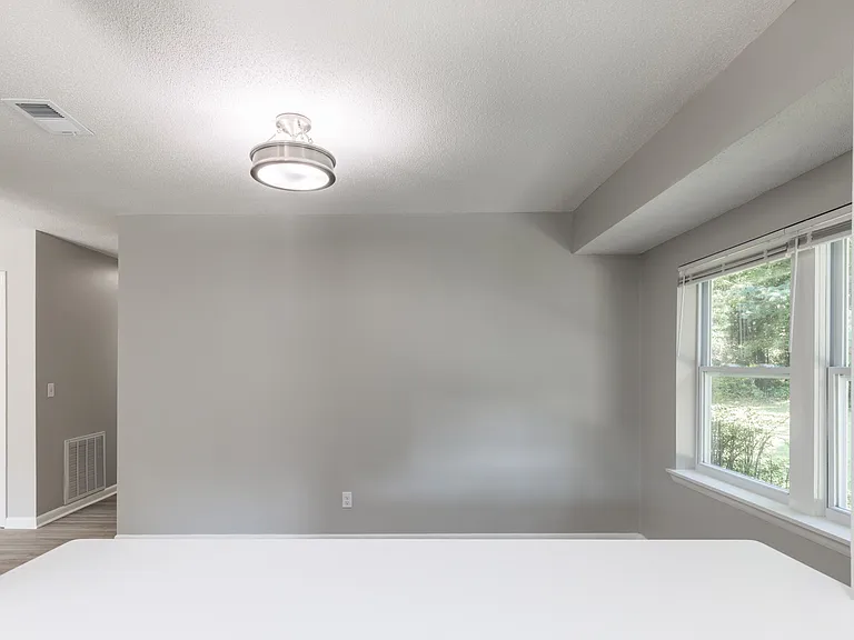 504 Heritage Dr — Photo 14