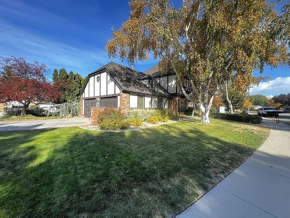 4 bed, 3000 sqft, $3,595 — Photo 3