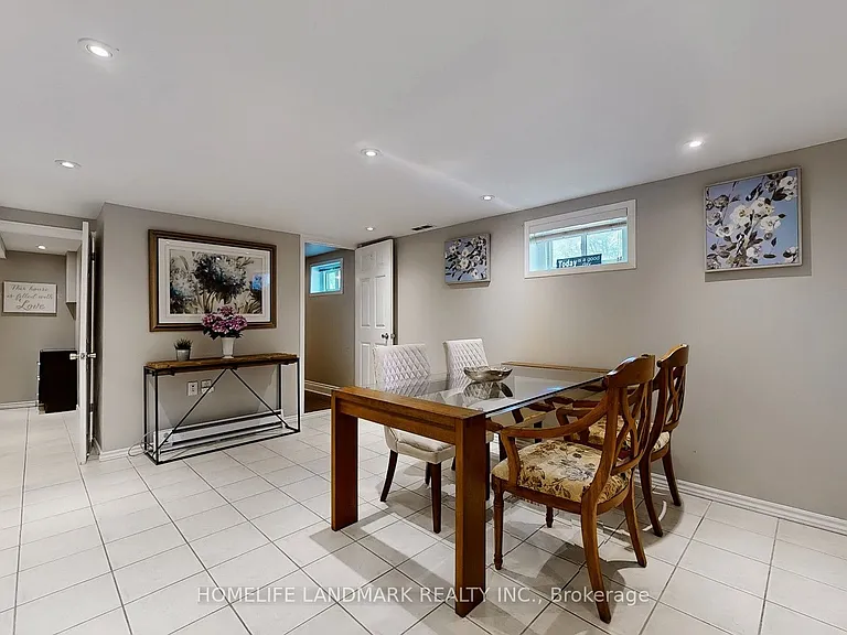 30 Paperbirch Dr — Photo 18