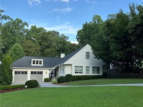 3346 Pinestream Rd NW, Atlanta, GA 30327
