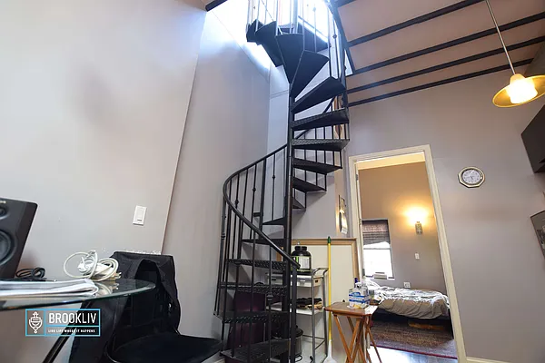 Rented by null | media 14