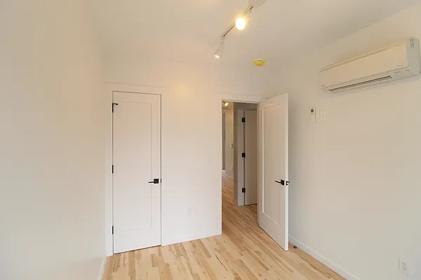 Rented by Grand & Co. | media 7