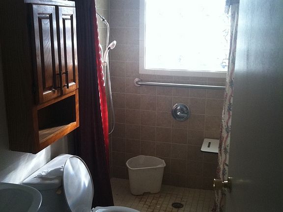 2nd image of 1420 Shalimar Dr