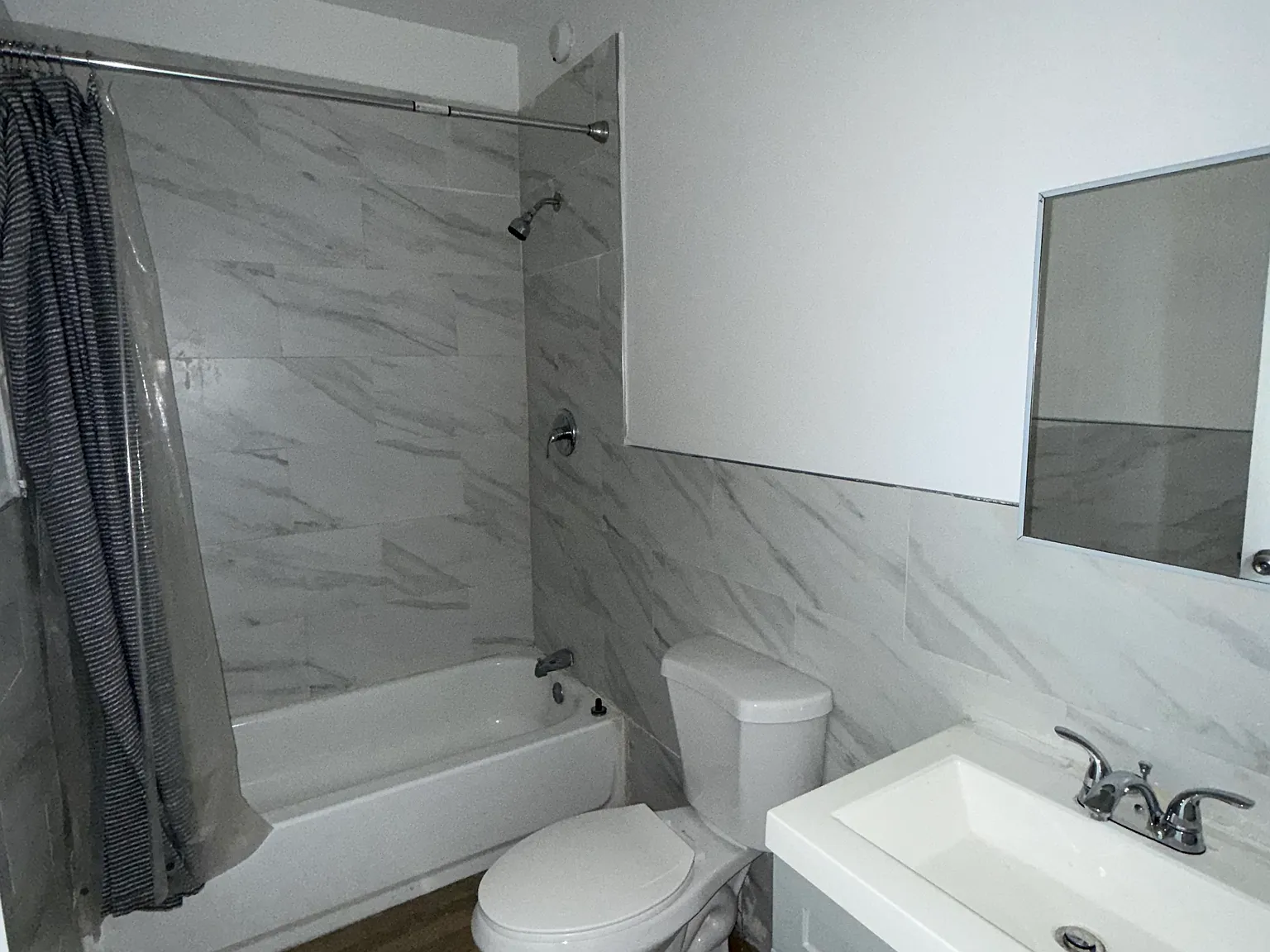 2 bed, 900 sqft, $1,250 — Photo 3