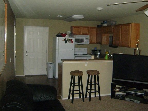 3rd image of 1220 12th Ave SE Unit 1206