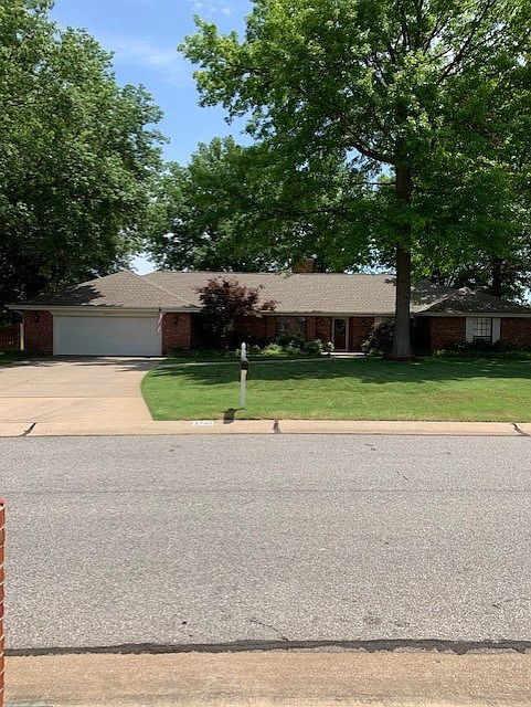 1st image of 2706 Mockingbird Dr