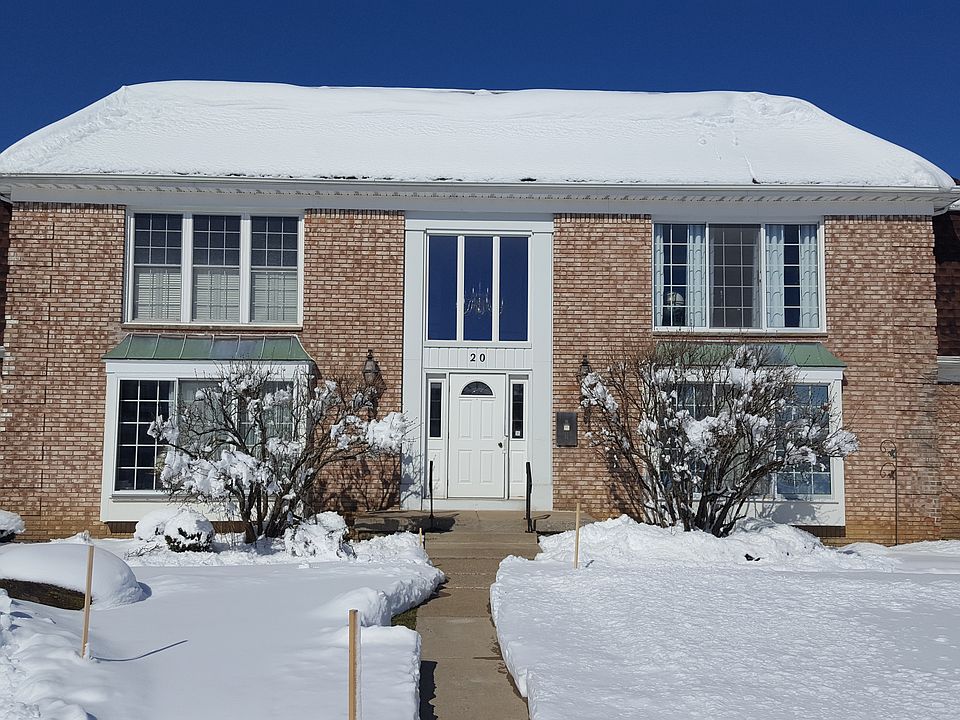 Front view, lower right 