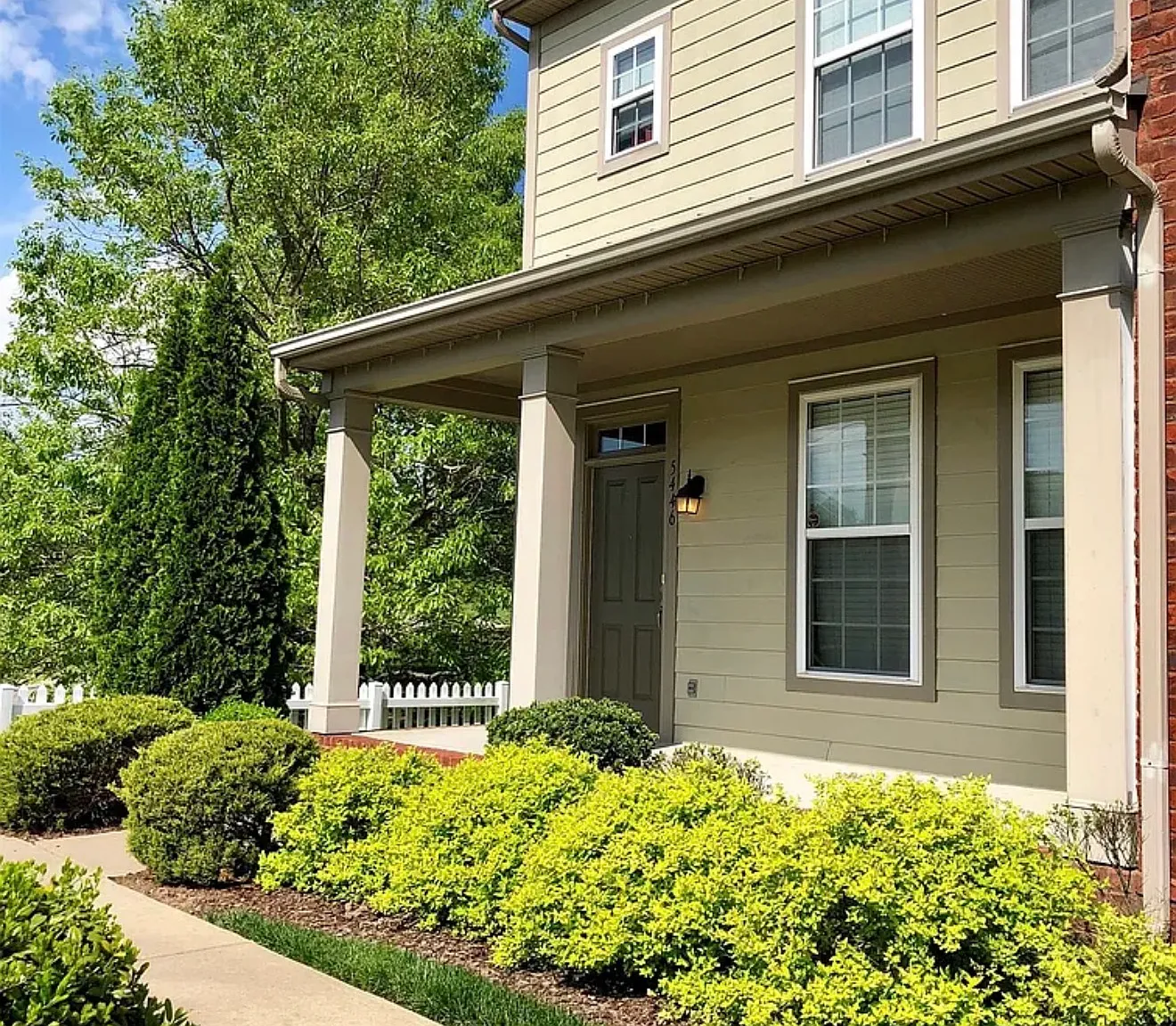 3 bed, 2.5 bath, 1280 sqft, $2,700 — Photo 1