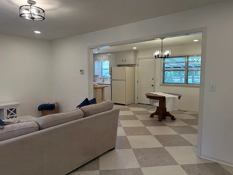 1612 E Frontier Dr — Photo 3