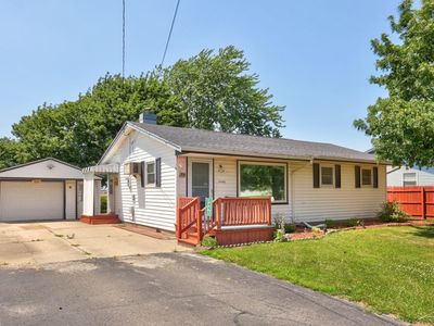 1446 S Airport Rd, Saginaw, MI, 48601