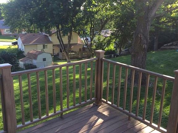 Great deck in back