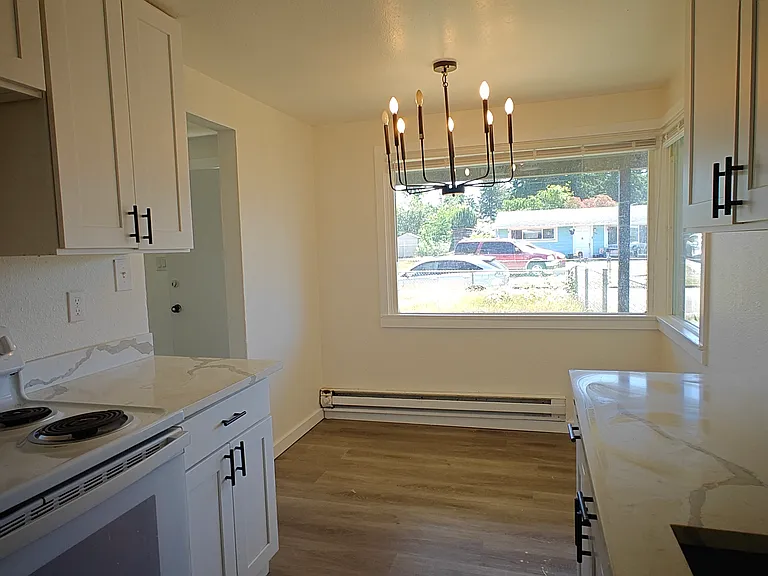 4931 Yew Ln SW — Photo 7