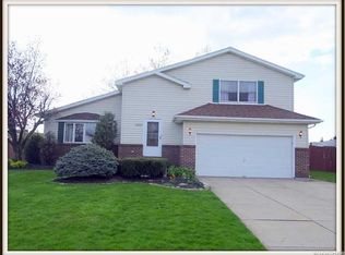 6962 Walmore Rd, Niagara Falls, NY 14304