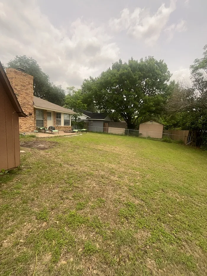 Building Photo - 736 Montvale Dr