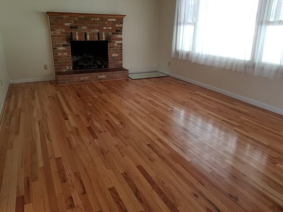 3rd image of 224 Price St