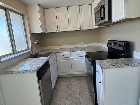 5th image of 933-931 N 163rd St