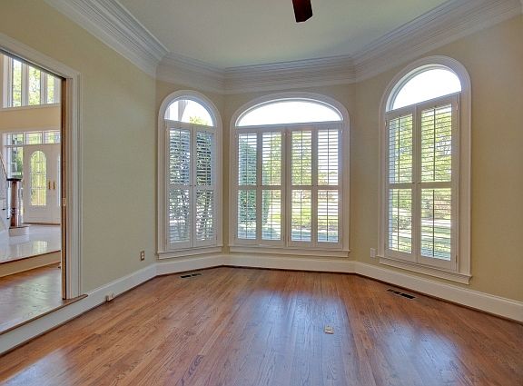 5th image of 2703 Mill Gate Ct SE