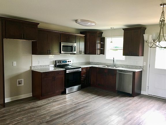 3rd image of 122 Bluegrass Dr Lot 11