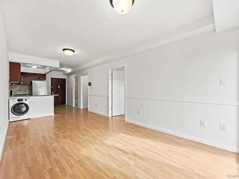 71-33 162nd St #3F — Photo 3