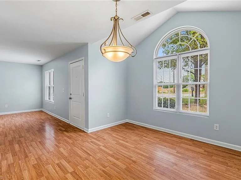 405 N Dudley St — Photo 9