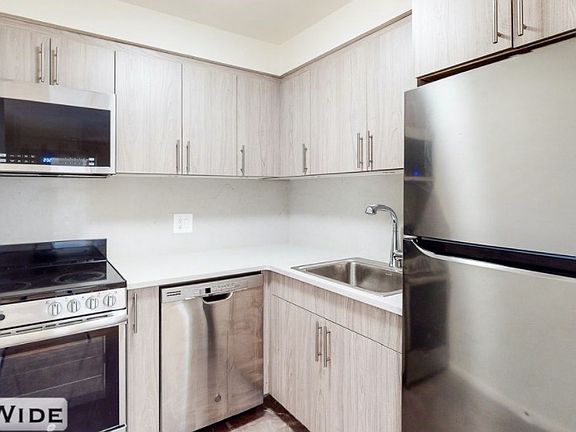 3rd image of 230 E 30th St APT 2D