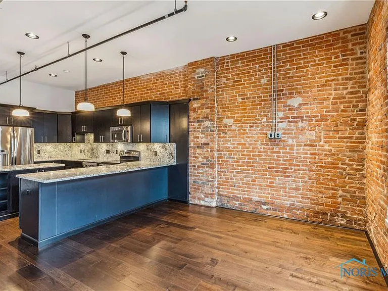 235 S Main St #1/2 — Photo 18