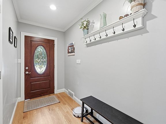 3rd image of 7 Pincushion Rd