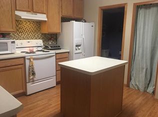 774 Maple Hills Dr APT D, Maplewood, MN 55117