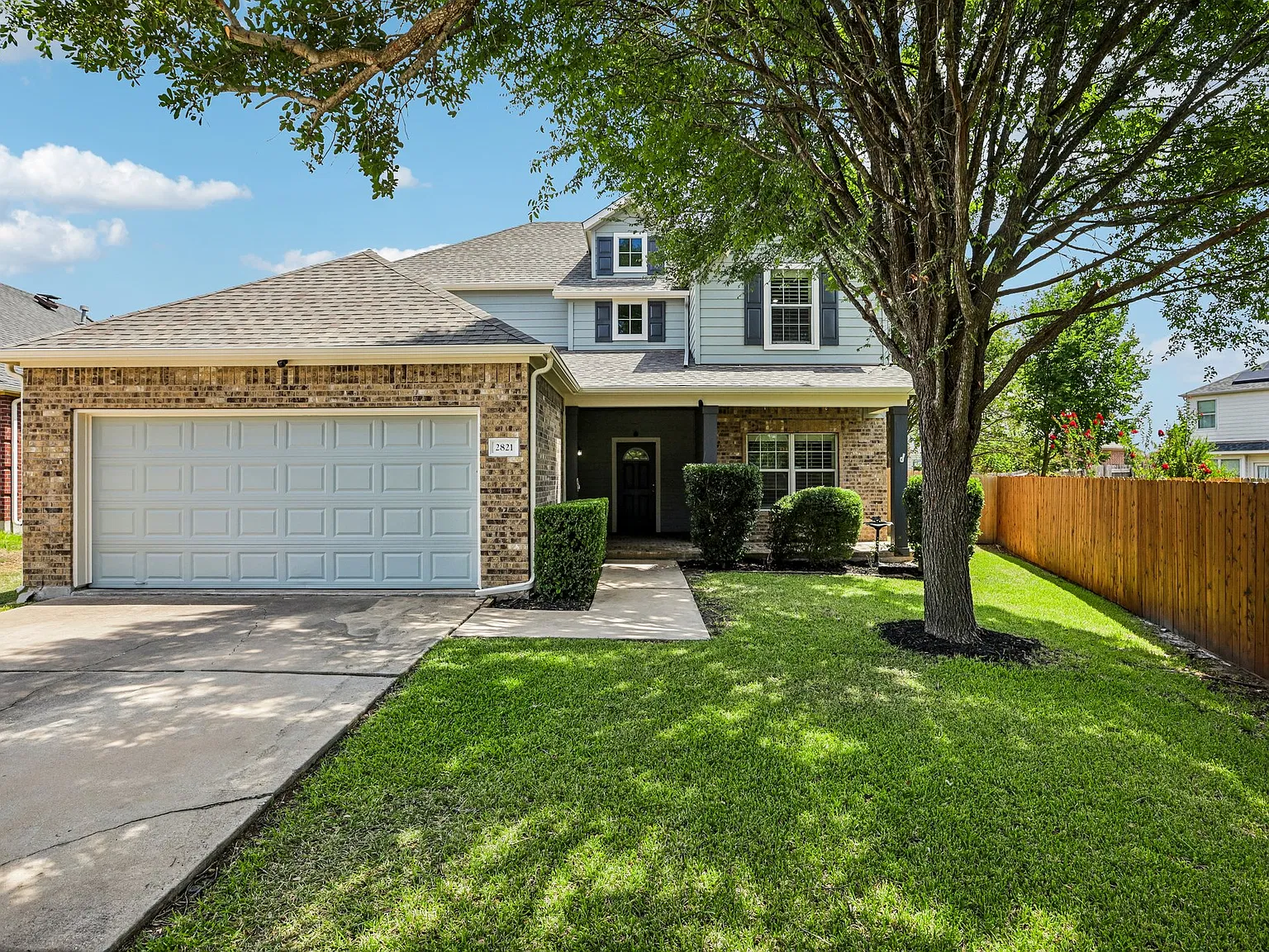 4 bed, 2.5 bath, 2359 sqft, $2,400 — Photo 1