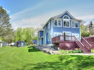 10503 Lake Shore Dr, Fenton, MI
