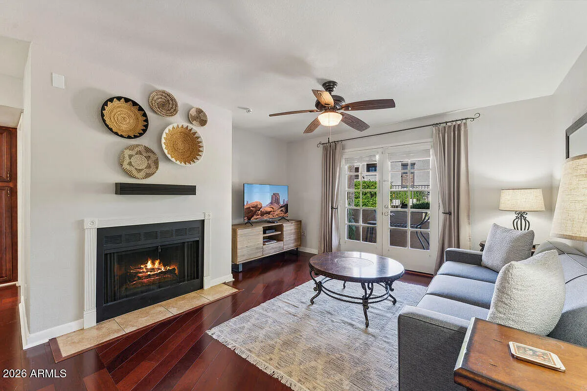 1 bed, 1.0 bath, 664 sqft, $1,950 — Photo 2